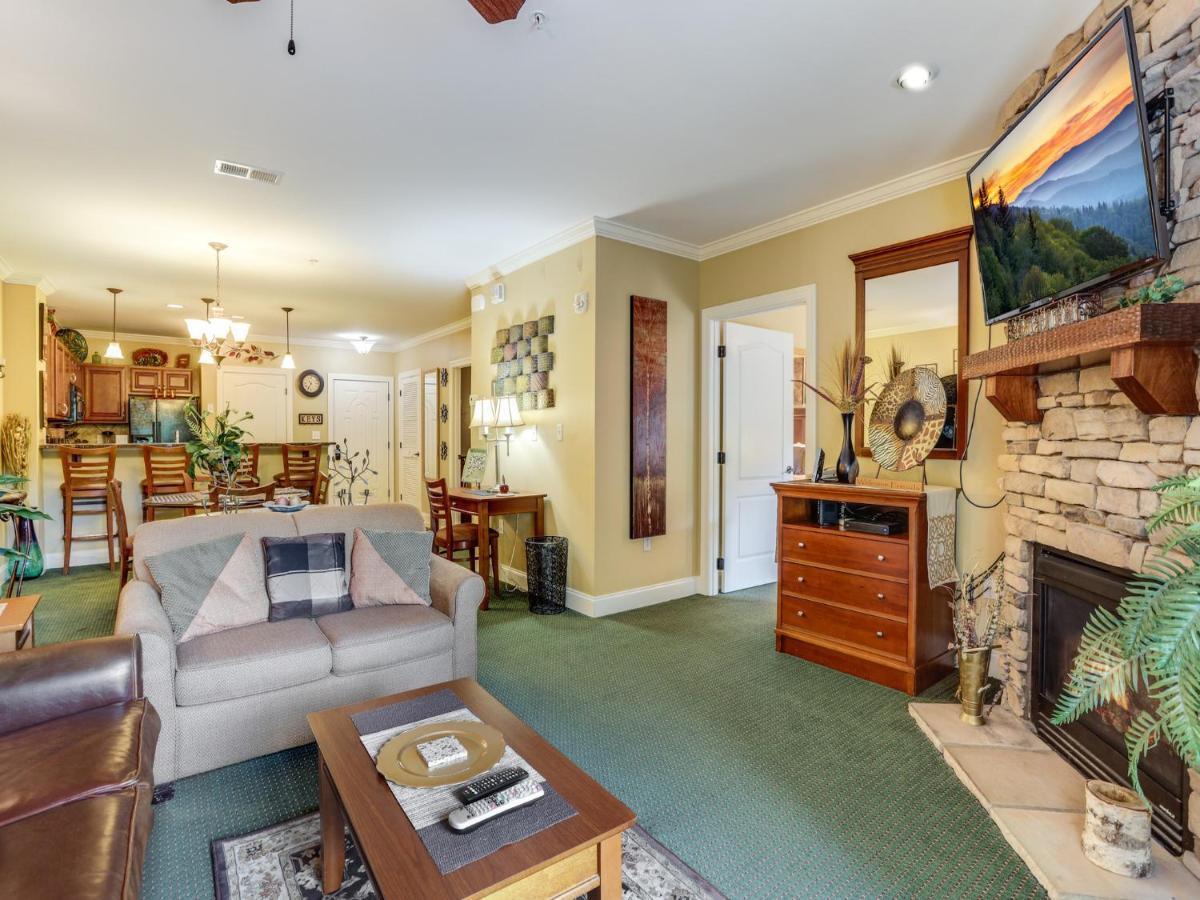 Downtown Delight, 2 Bedrooms, Pool, Hot Tub, Sleeps 6 개틀린버그 외부 사진